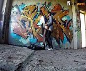 Рисую граффити, трахаю парня и даю кончить мне на грудь (рисковый публичный пеггинг) from bang my dar com