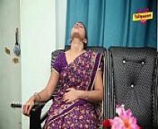 INDIAN HOUSEWIFE STOMACH DOCTOR from hot saree belly