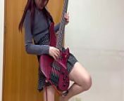 The sexy bassist Fami love show her sexy thick thighs to her fans from a fami