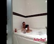 tomando banho na banheira com uma gostosa deliciosa amiga. from www xxx video dogx girl