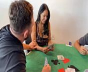 Um jogo de cartas acabou em troca de casal com Kel Abate e a Bruna Carlos! Continua no RED. from card game ends with threesome