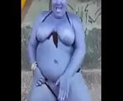 GORDINHA GOSTOSA MOSTRA XOXOTA E PEITINHO NA RUA from chubby lady showing her big boobs