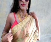Desi bhabhi wearing a saree and fucking in devar from mahua sundari wearing a saree after bathing in pond