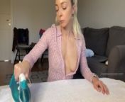 Hot wife’ household. Downblouse. Boobs flash. from upic icdnangailjouno polli se
